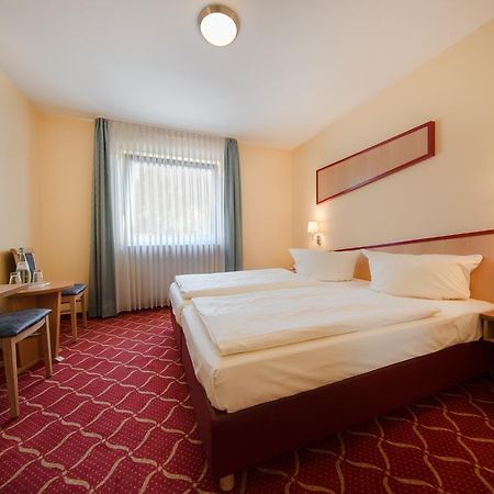 Montana Hotel Oberasbach Buitenkant foto