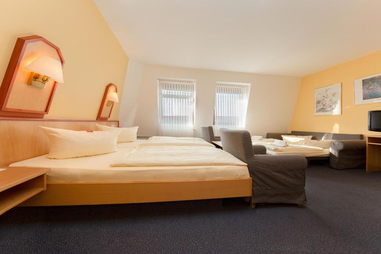 Montana Hotel Oberasbach Buitenkant foto