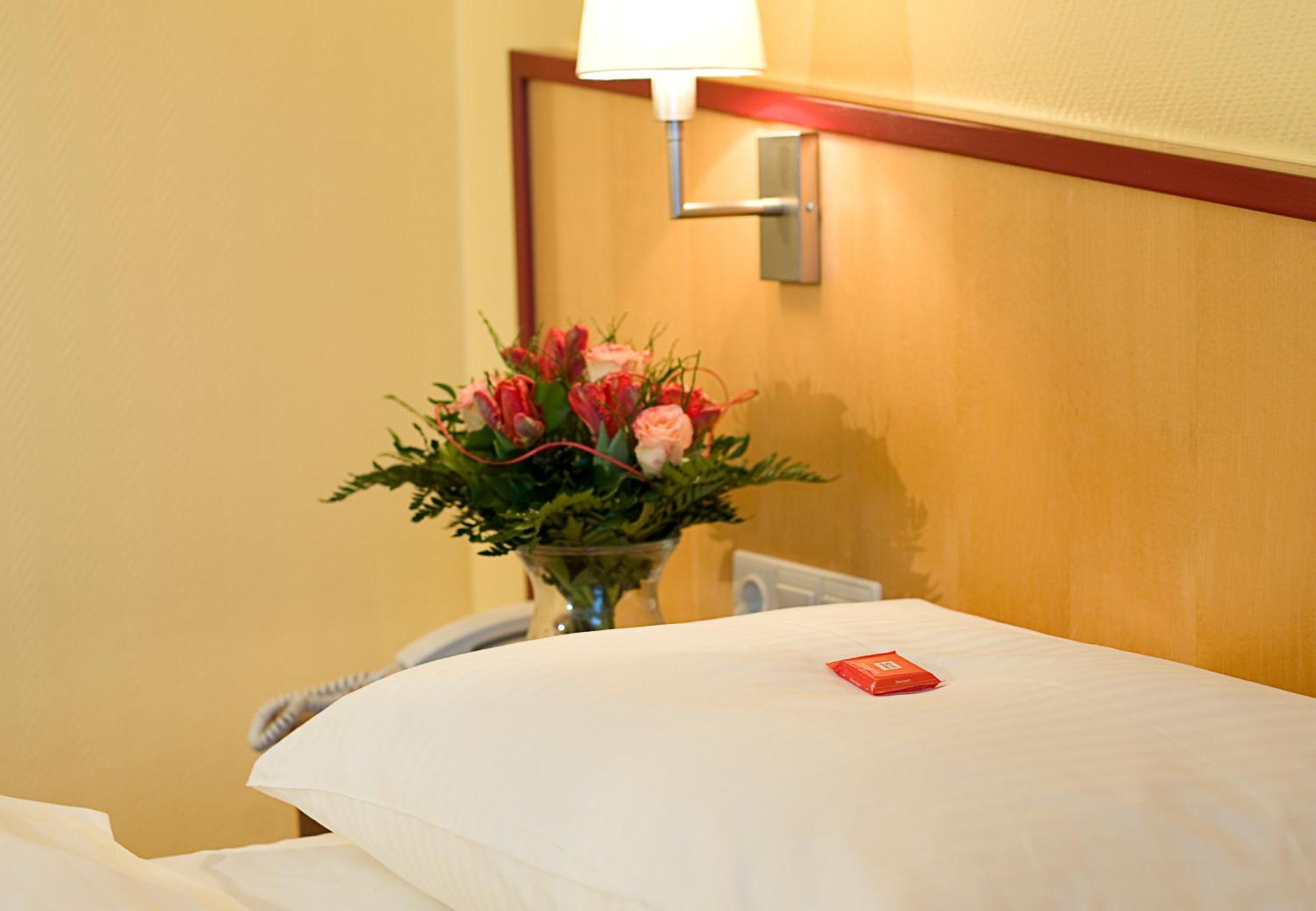 Montana Hotel Oberasbach Buitenkant foto